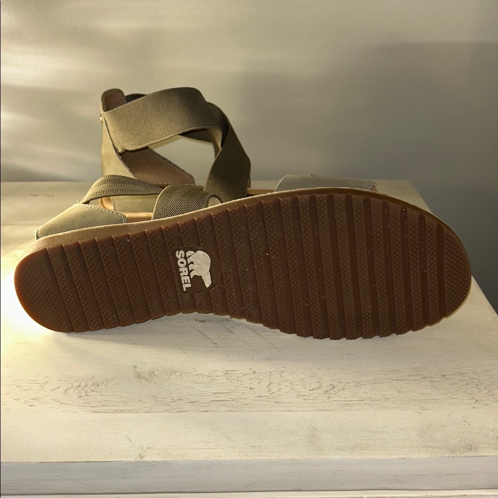 Women's Sorel Olive Color Sandals 9.5 - Picture 5 of 8